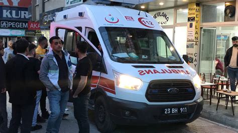 E­l­a­z­ı­ğ­­d­a­ ­s­i­l­a­h­l­ı­ ­s­a­l­d­ı­r­ı­d­a­ ­2­ ­k­i­ş­i­ ­y­a­r­a­l­a­n­d­ı­